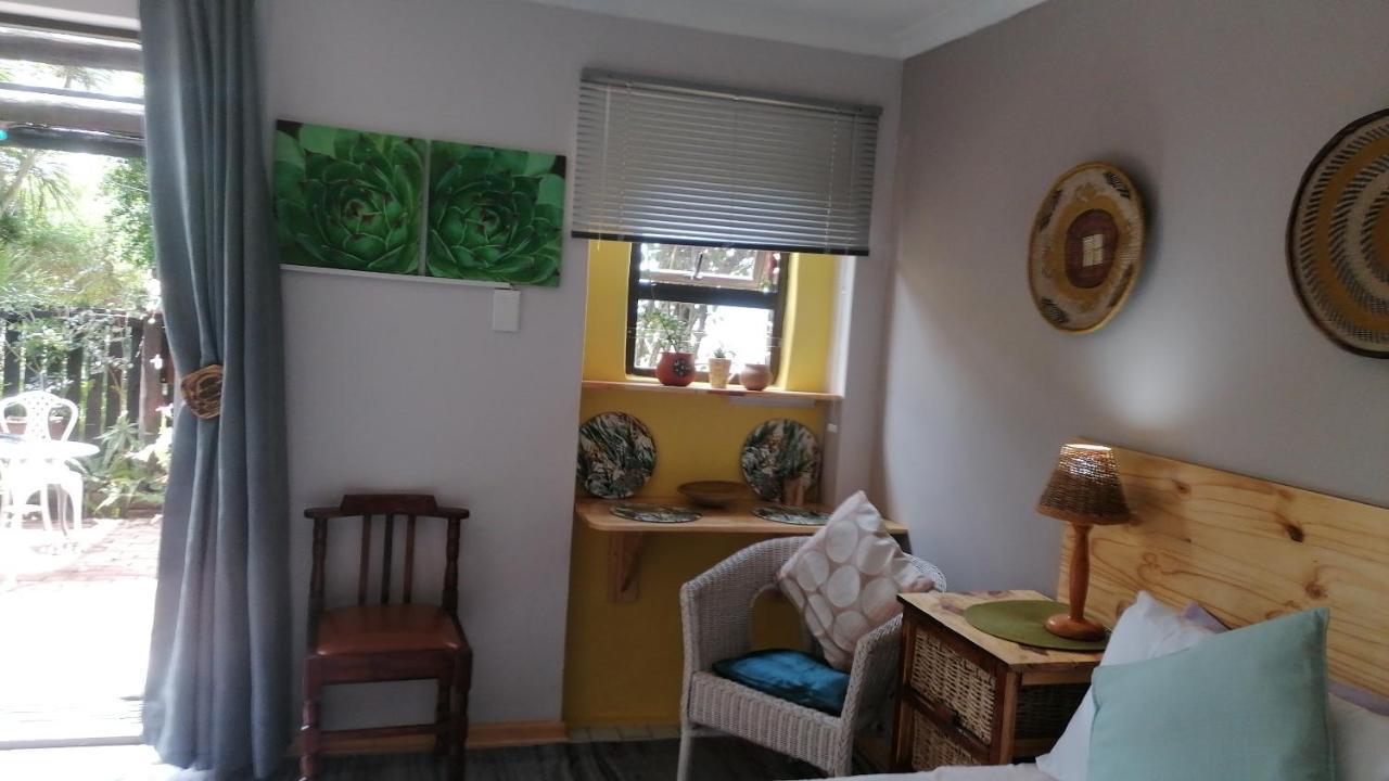 A1 Kynaston Self Catering Or Bed And Breakfast Jeffreys Bay Extérieur photo