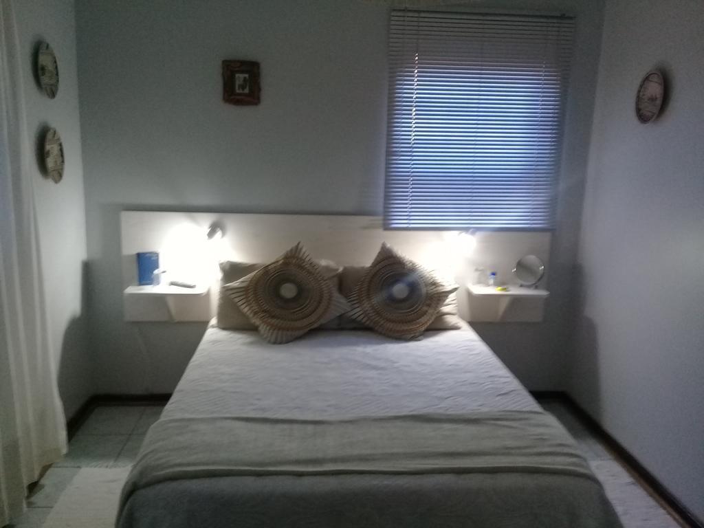 A1 Kynaston Self Catering Or Bed And Breakfast Jeffreys Bay Extérieur photo